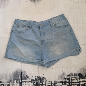 No Boundaries Light Blue Denim Cuffed Jean Shorts